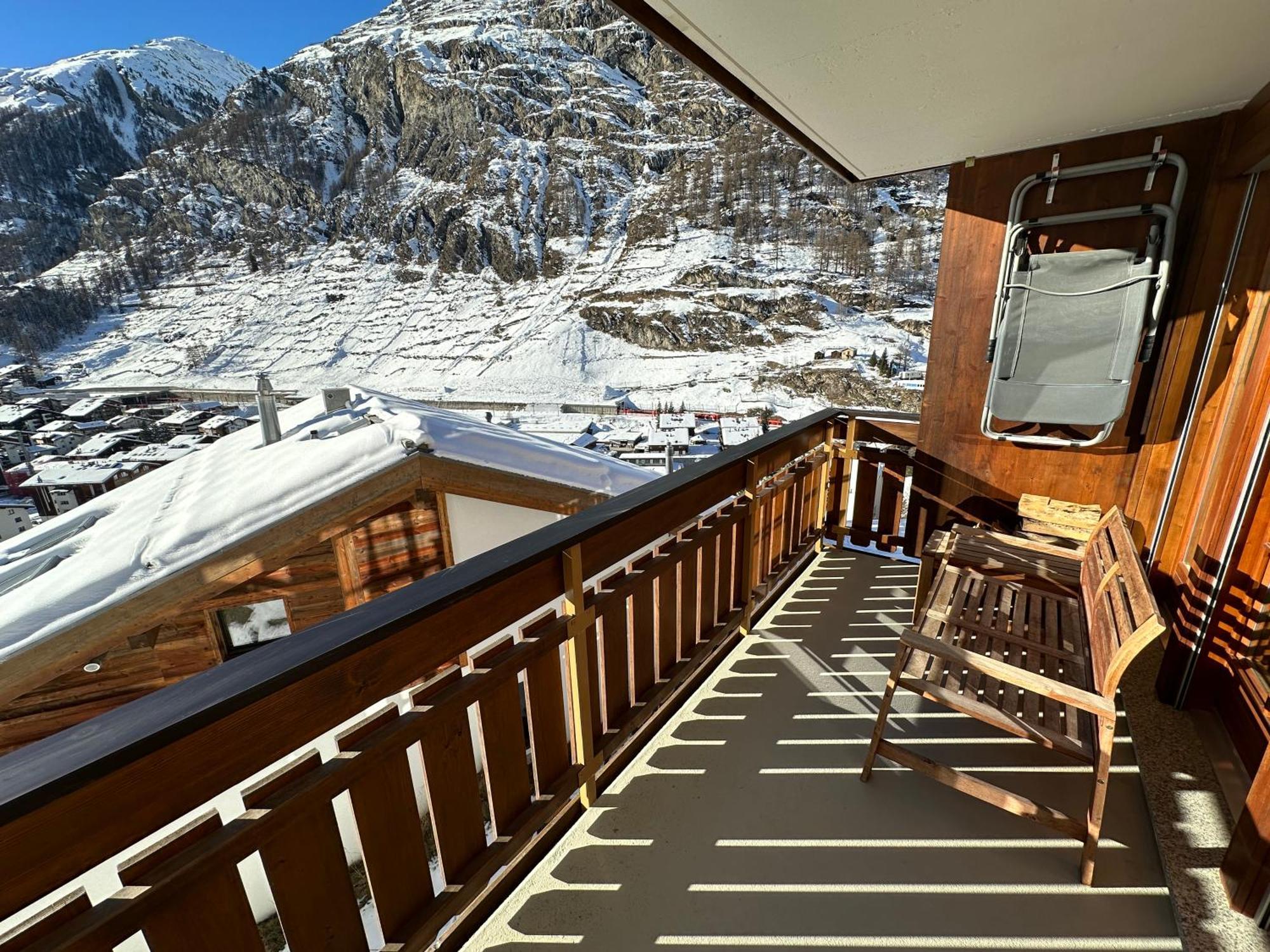 Modern Self-Catering Apartment With Matterhorn Views Zermatt Dış mekan fotoğraf
